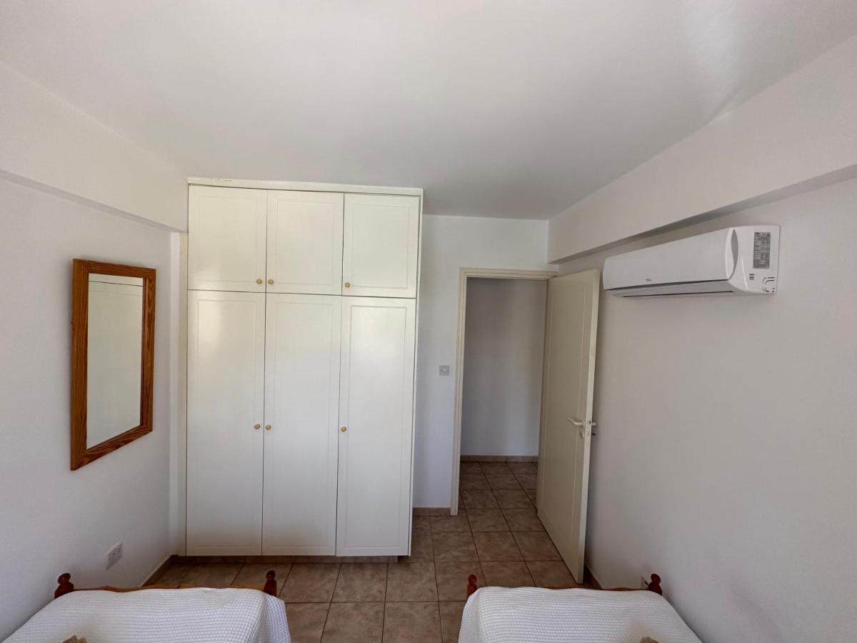 Kato Paphos Apartment Extérieur photo